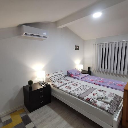 White Apartment Sarajevo - Free Parking Exterior photo