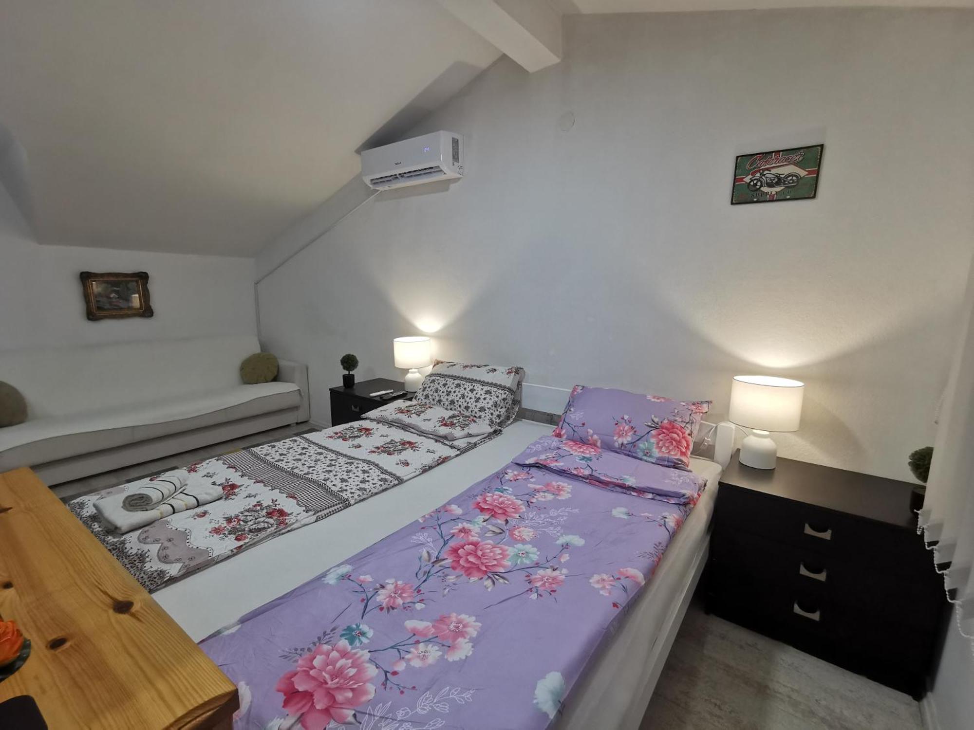 White Apartment Sarajevo - Free Parking Exterior photo