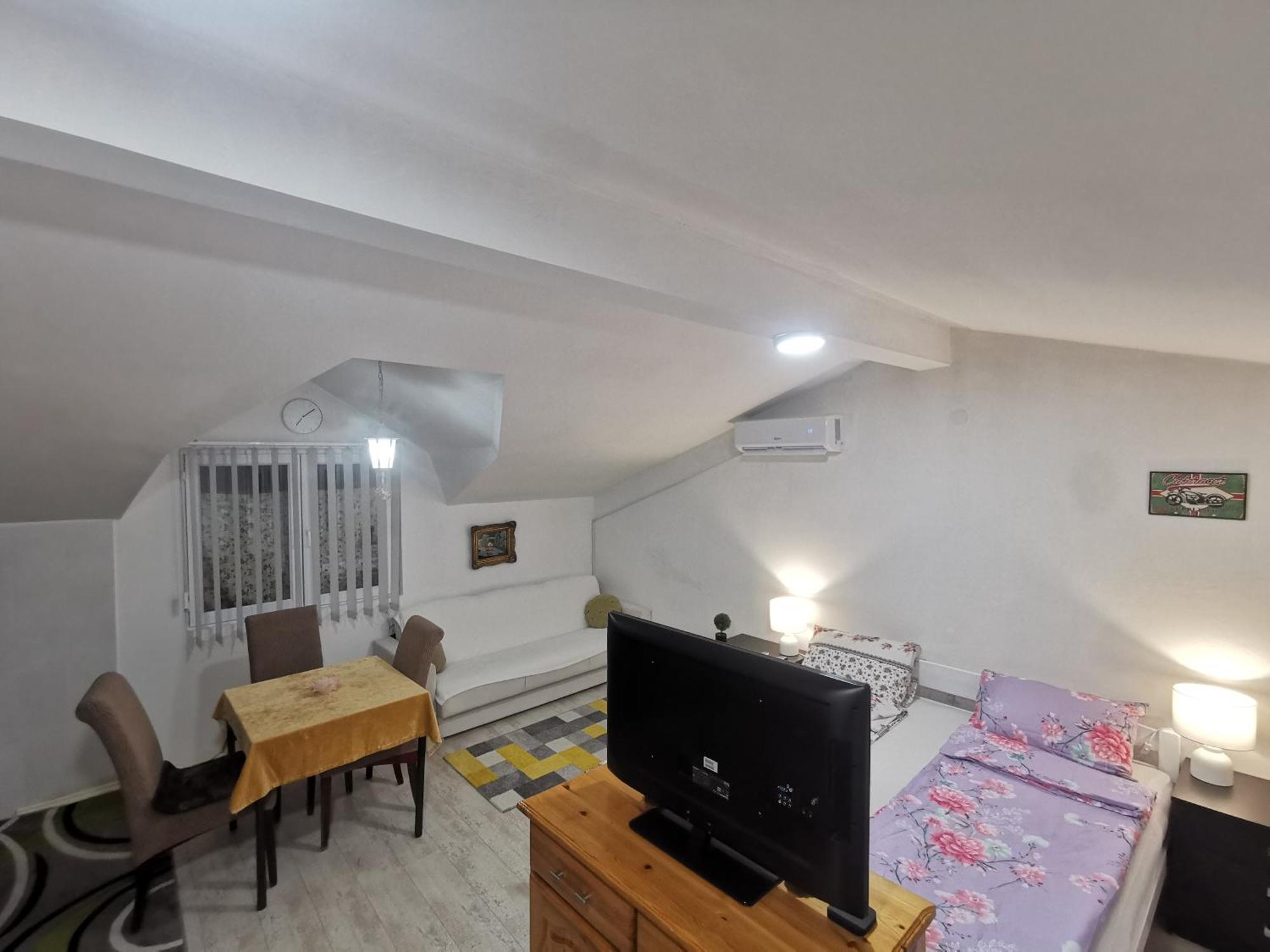 White Apartment Sarajevo - Free Parking Exterior photo